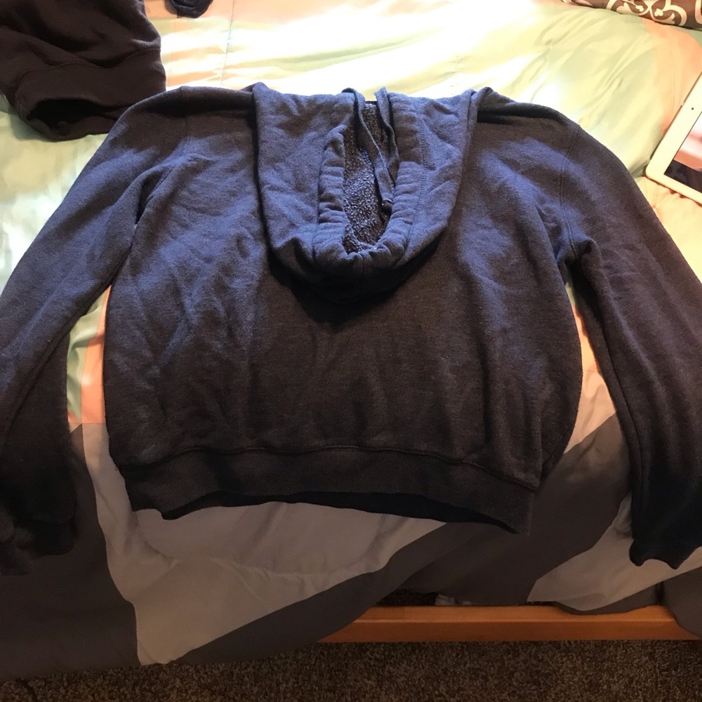 aeropostale kinda cropped hoodie. size M - Picture 3 of 3